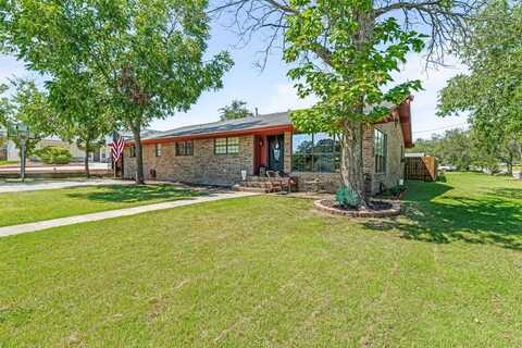 810 Alexander Road, Stephenville, TX 76401
