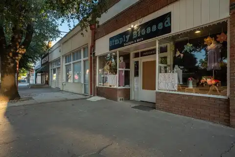 104 W Elm Street, Hillsboro, TX 76645