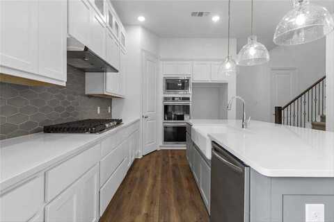 1801 Lambs Ear Lane, Aubrey, TX 76227