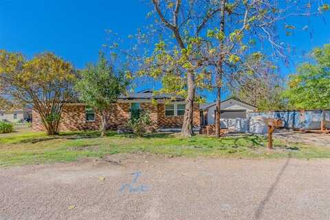 605 Lloyd, Italy, TX 76651