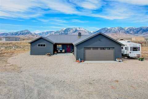 5 Cowboy Dr, Clark, WY 82435