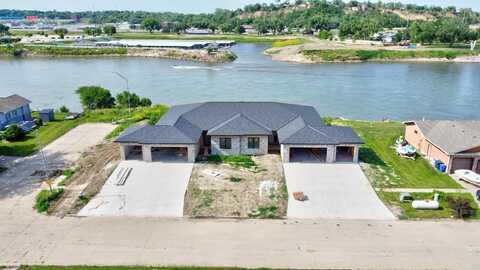423 W 3RD ST, South Sioux City, NE 68776