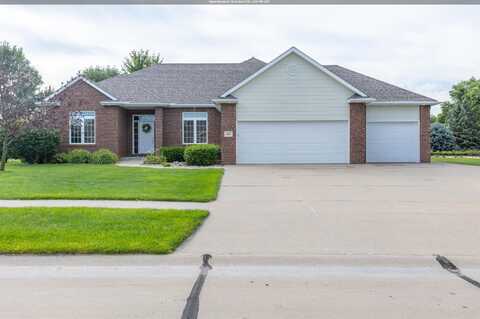 426 Fawn Hollow, Dakota Dunes, SD 57049