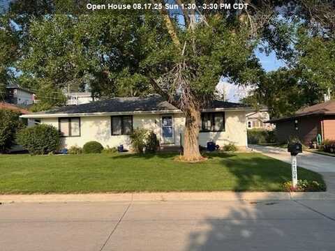 2704 Willow St, Sioux City, IA 51106