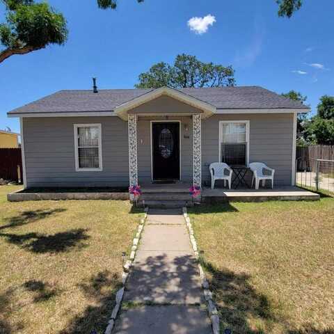 604 E 10th St, McCamey, TX 79752