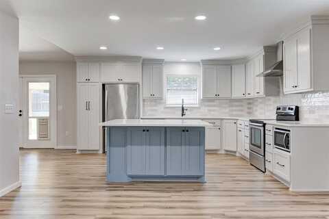 2501 Valley Brook Drive, Edmond, OK 73034