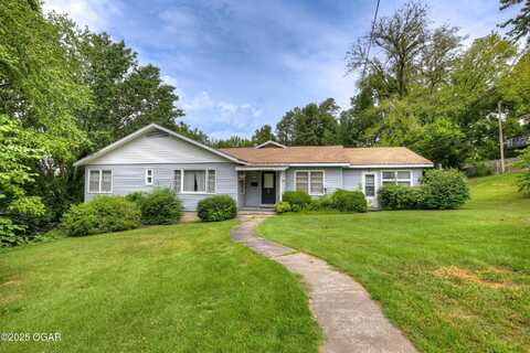 600 W Hickory Street, Neosho, MO 64850