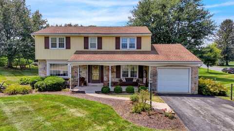 394 N. Railroad Ave, New Holland, PA 17557