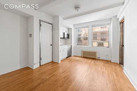 321 East 43rd Street, New York, NY 10017