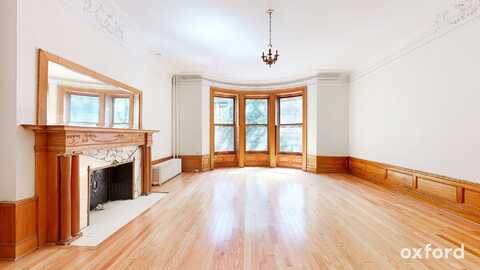 35 West 69th Street, New York, NY 10023