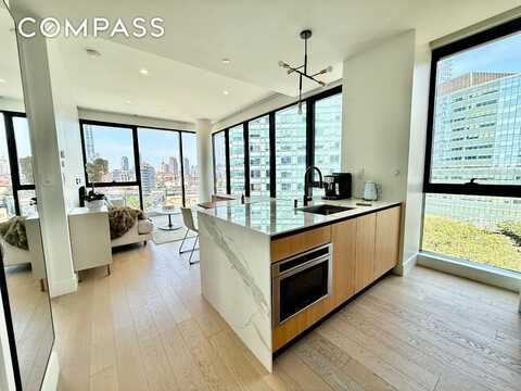 5 Court Square, Queens, NY 11101