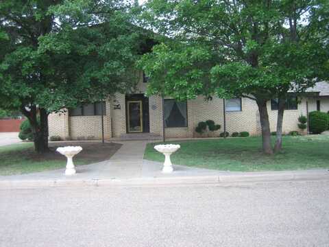 900 6th street, Farwell, TX 79325