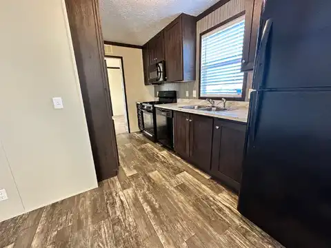 381 Nevada, Belleville, MI 48111