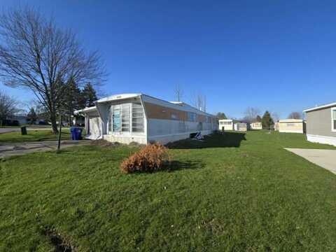 101 East Canyon Drive, Hamburg, NY 14075