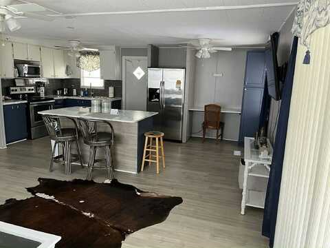 932 Siesta Drive, Ellenton, FL 34222