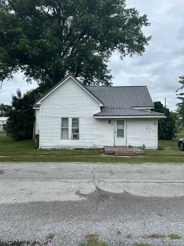 108 W 5th Street, Ina, IL 62846