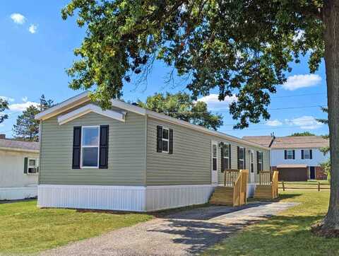 1306 Chateau Circle, Findlay, OH 45840