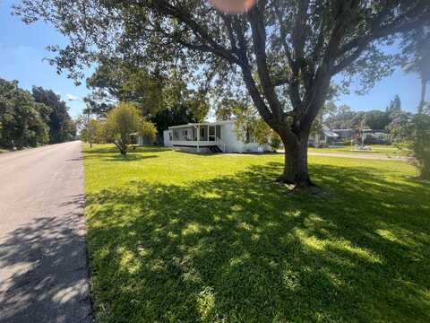 1 Pepper Dr, Melbourne, FL 32934