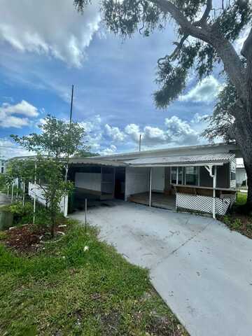 200 Fun Avenue, Bradenton, FL 34208