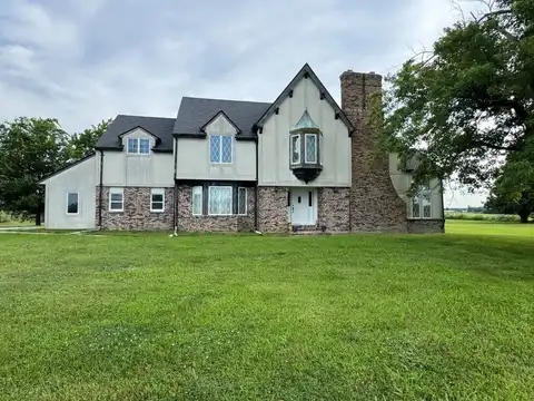 9901 E Mount Hope Rd, Columbia, MO 65202
