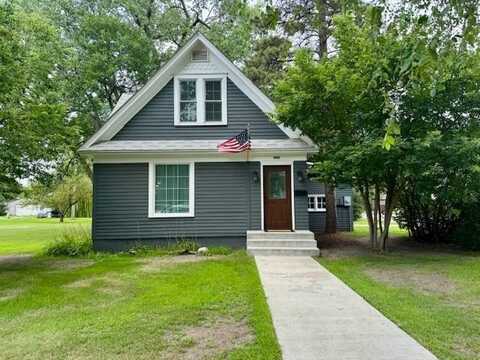 1202 East 1st Street, Redfield, SD 57469