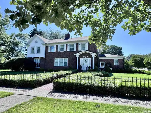 404 S EDWARDS Street, Macomb, IL 61455