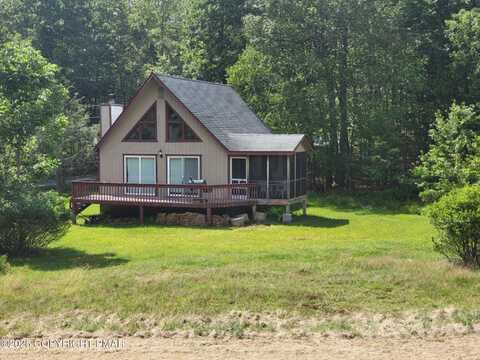 17 Golf Course Drive, Gouldsboro, PA 18424