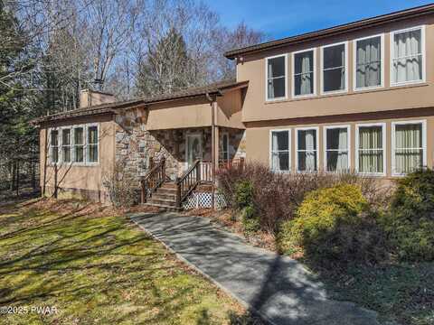 58 Bender Road, Gouldsboro, PA 18424