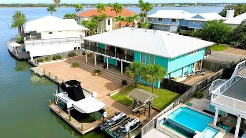 18 Catalina Dr., ROCKPORT, TX 78382