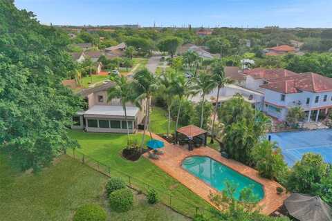 750 Bluebird Ln, Plantation, FL 33324