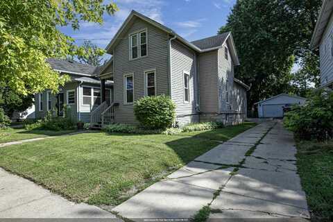 1119 WAUGOO Avenue, OSHKOSH, WI 54901
