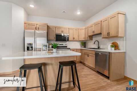 2802 S Broek Dr, Sioux Falls, SD 57106