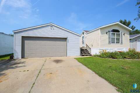 909 N Scotland Pl, Sioux Falls, SD 57107