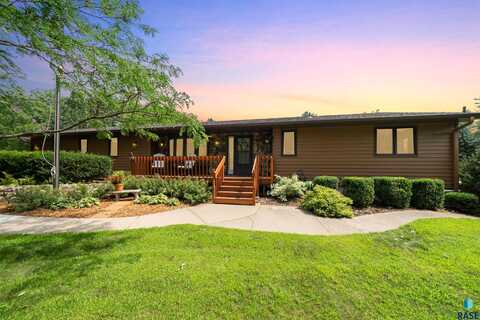 47593 Partridge St, Sioux Falls, SD 57104