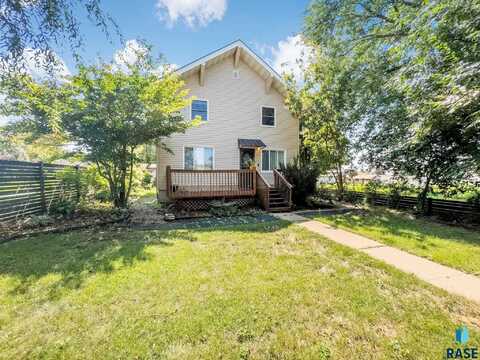 409 Essex St, Garretson, SD 57030