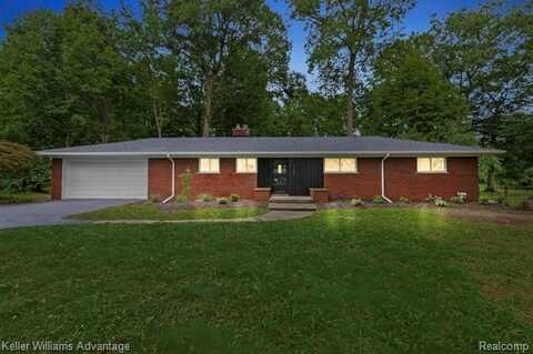 31651 Staman Circle, Farmington Hills, MI 48336