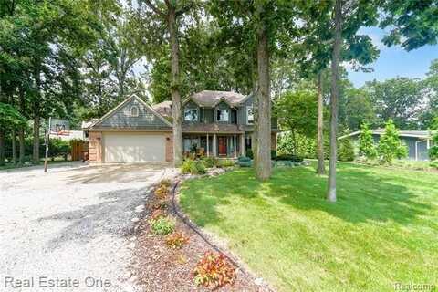 8745 Birchwood Drive, Berlin, MI 48166