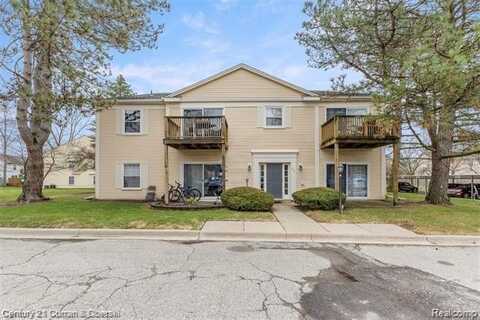 910 Chestnut Hill Drive, Auburn Hills, MI 48326
