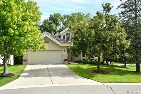 6536 Pleasant Lake Court, West Bloomfield, MI 48322