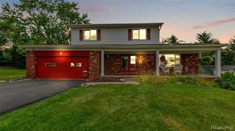165 Lisa Court, White Lake, MI 48386