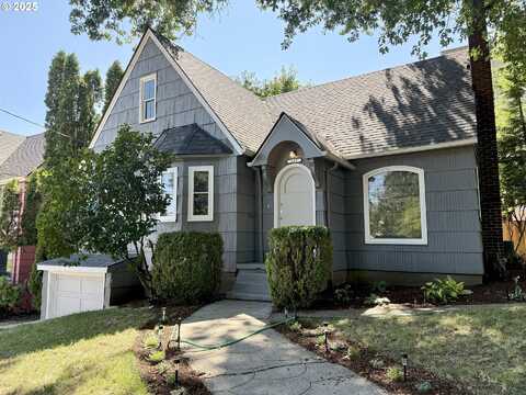 323 NE 47TH AVE, Portland, OR 97213