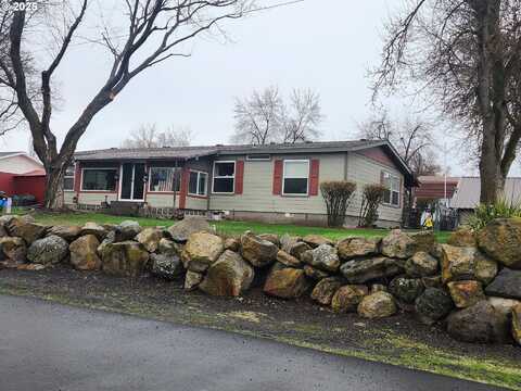 1011 DETROIT ST, Elgin, OR 97827