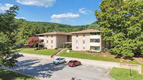 5260 Crossbow CIR, Roanoke, VA 24018