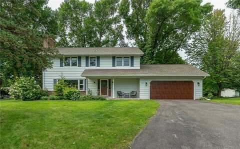 221 Crestwood Drive, North Mankato, MN 56003