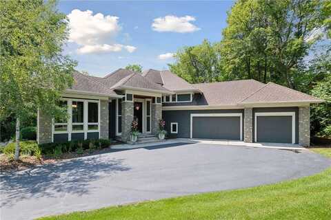 15 Queensland Lane N, Plymouth, MN 55447