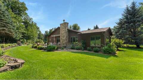 2703 Le Homme Dieu View NE, Alexandria, MN 56308