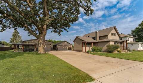 918 Saint Charles Ave, Saint Charles, MN 55972
