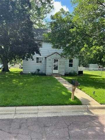 1198 Redding Avenue, Windom, MN 56101