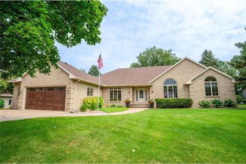 1801 Country Club Drive NE, Willmar, MN 56201