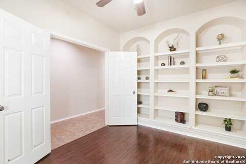 10707 Axis Crossing, San Antonio, TX 78245